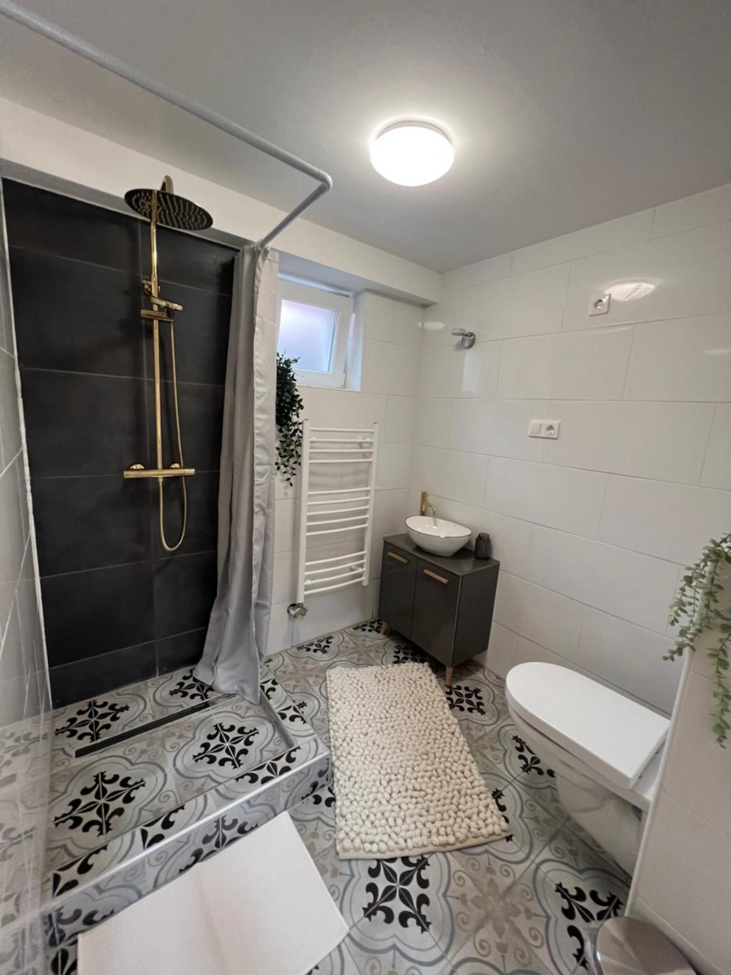 M3 Mad Apartment ภายนอก รูปภาพ